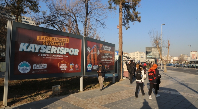 Başkan Büyükkılıç, Kenti Sarı Kırmızı İle Donattı