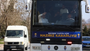 Otobüs ile Mahalle Mahalle Gezerek, Vatandaşları Selamladı